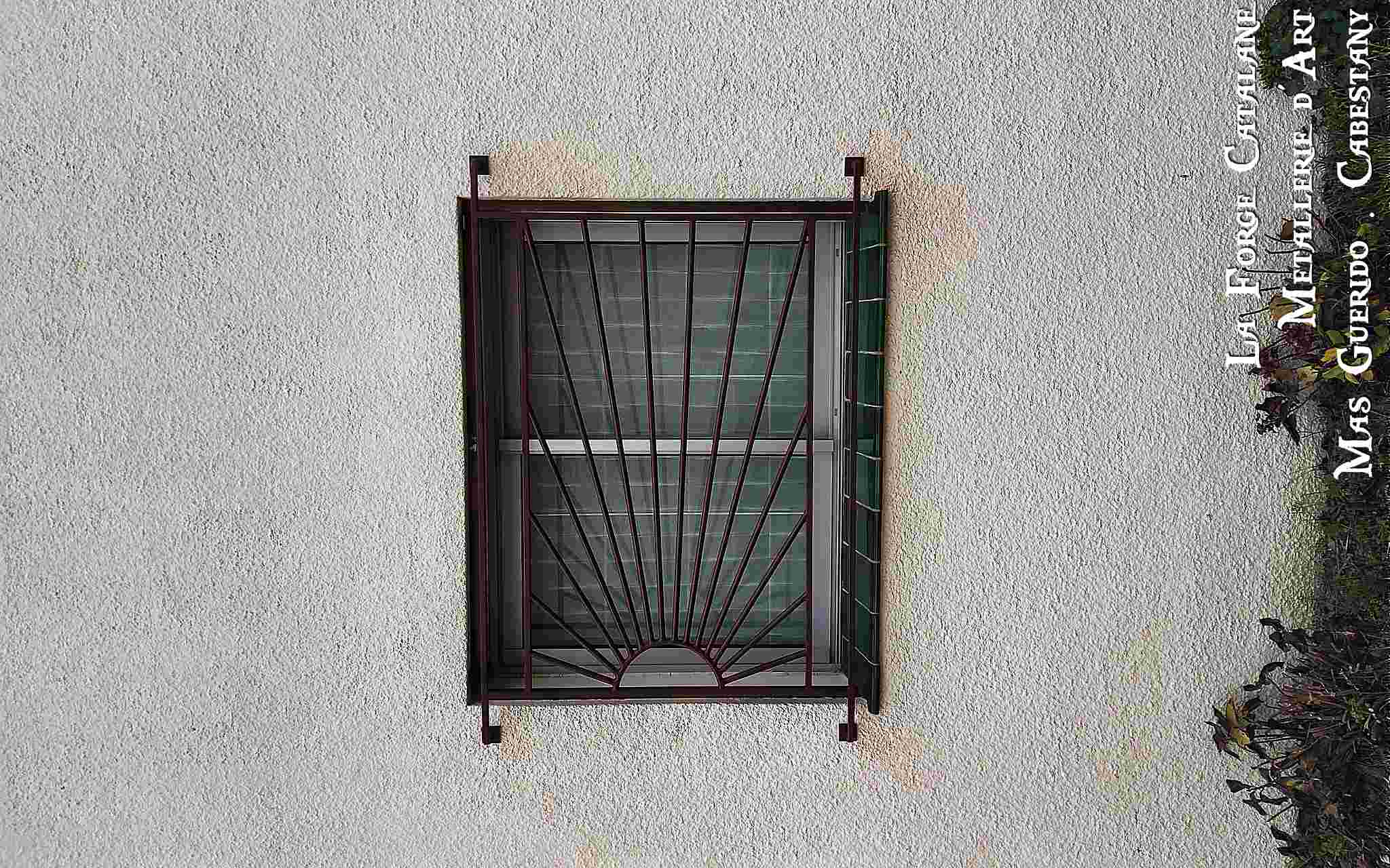 grille de protection fixe soleil thermolaquage forge catalane.jpg